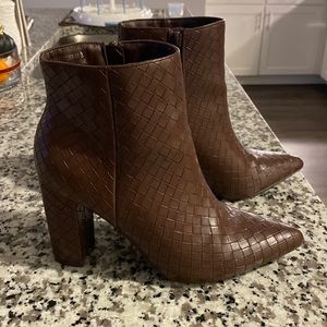 Bamboo brown booties size 8